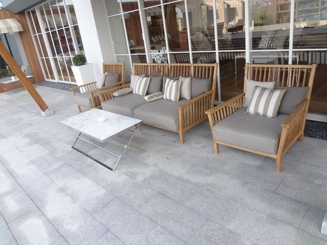 2015年4月広島「リゾートホテル」特注　屋外用椅子クッション　画像-2